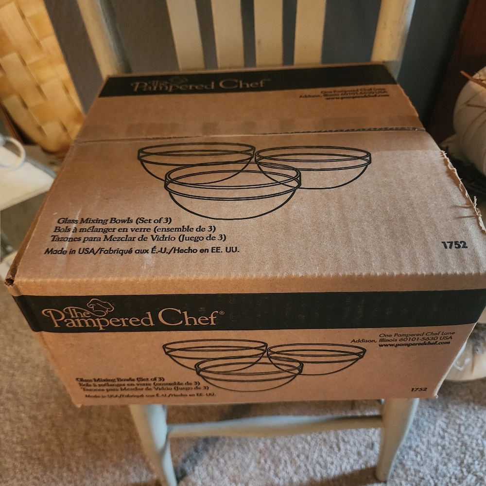 Pampered Chef Glass Mixing Bowls